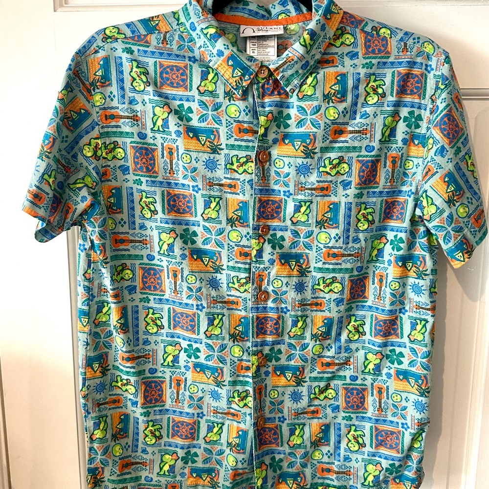 Disney Olu Mel Turtle Button Down - Kids XL- From Aulani in Hawaii- Like New